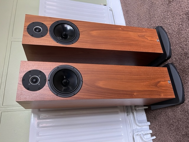Kudos C20 (Walnut) - Collection only