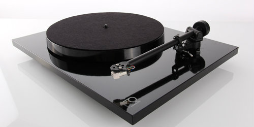 Rega Planar 1 in Black