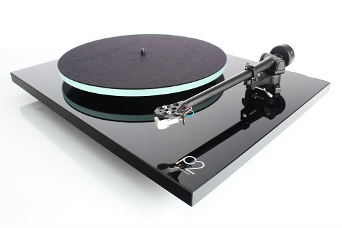 Rega Planar 2 in Black